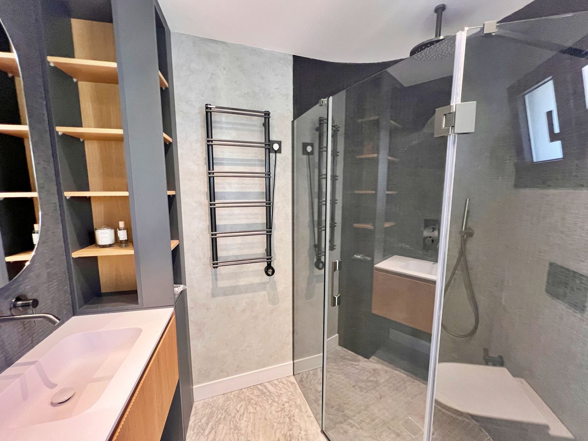 Se vende Villa - Chalet de 5 dormitorios en Costa Del Sol, Málaga, España