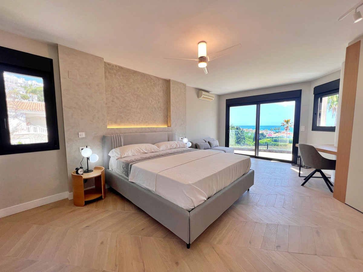 Se vende Villa - Chalet de 5 dormitorios en Costa Del Sol, Málaga, España