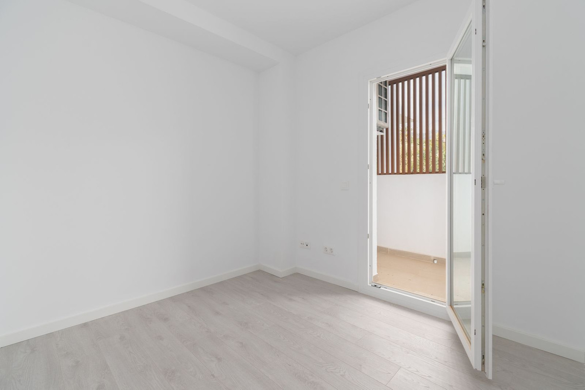 Se vende Apartamento Planta Media de 3 dormitorios en Costa Del Sol, Málaga, España