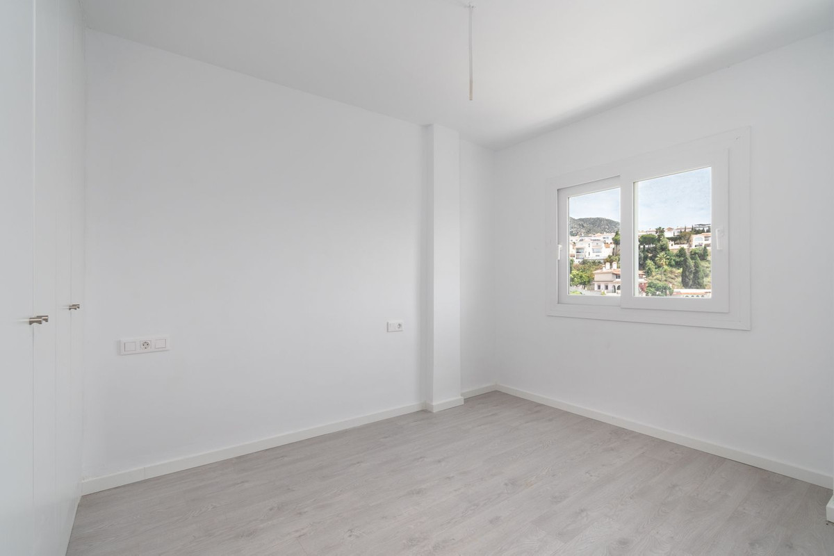 Se vende Apartamento Planta Media de 3 dormitorios en Costa Del Sol, Málaga, España