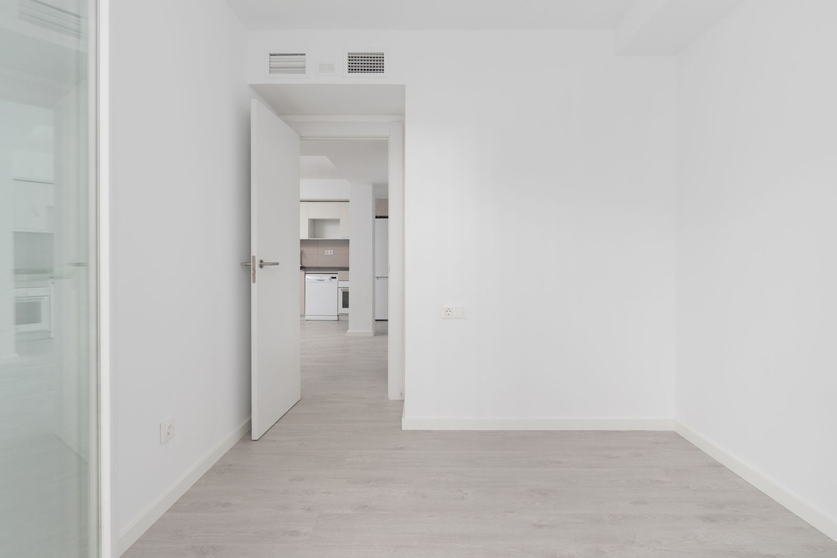 Se vende Apartamento Planta Media de 3 dormitorios en Costa Del Sol, Málaga, España
