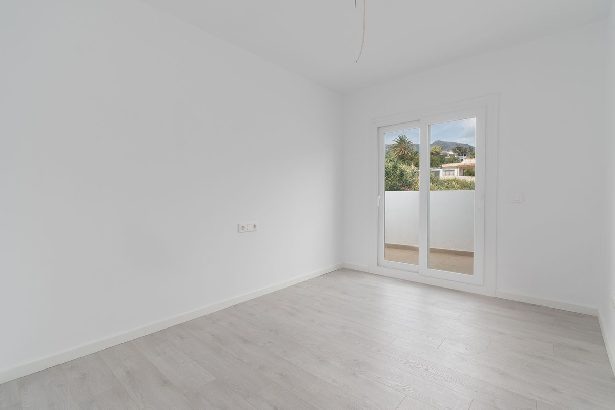 Se vende Apartamento Planta Media de 3 dormitorios en Costa Del Sol, Málaga, España