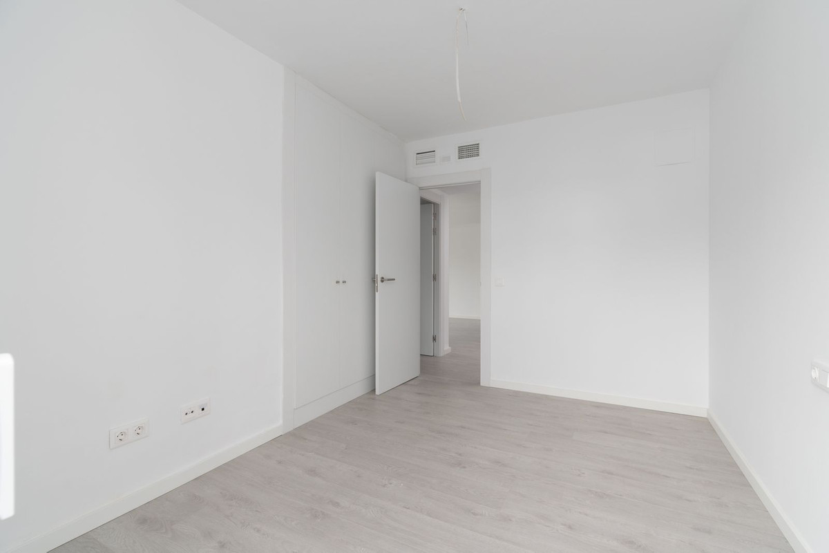 Se vende Apartamento Planta Media de 3 dormitorios en Costa Del Sol, Málaga, España