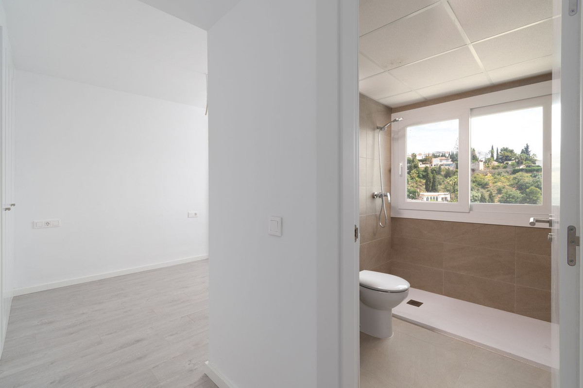 Se vende Apartamento Planta Media de 3 dormitorios en Costa Del Sol, Málaga, España