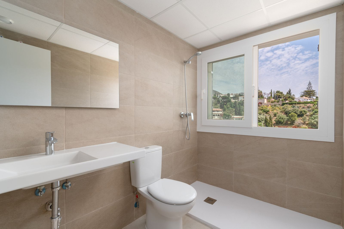 Se vende Apartamento Planta Media de 3 dormitorios en Costa Del Sol, Málaga, España
