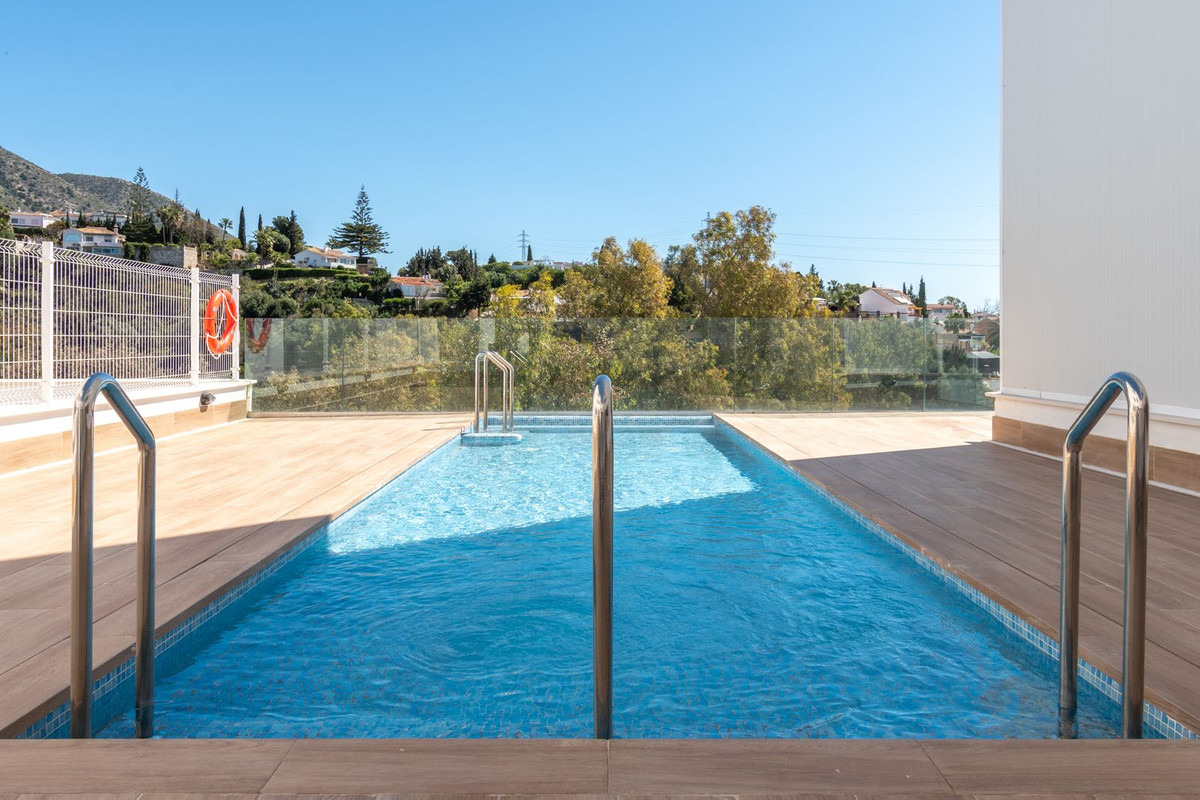 Se vende Apartamento Planta Media de 3 dormitorios en Costa Del Sol, Málaga, España