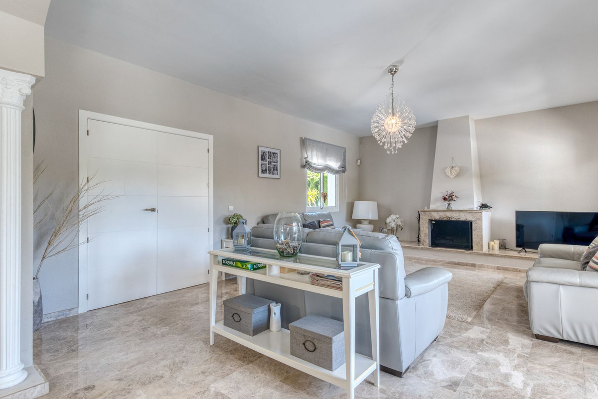 4 Bed Townhouse for sale in Calahonda Costa Del Sol, Málaga, Spain