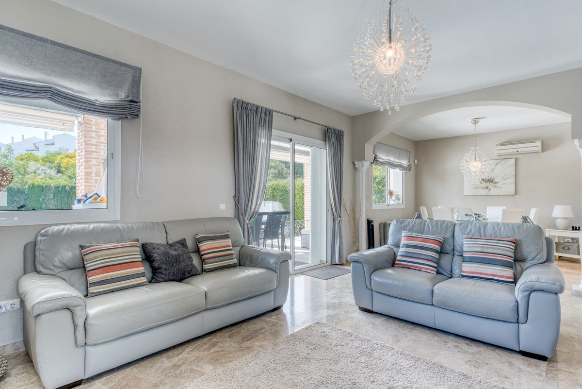 4 Bed Townhouse for sale in Calahonda Costa Del Sol, Málaga, Spain