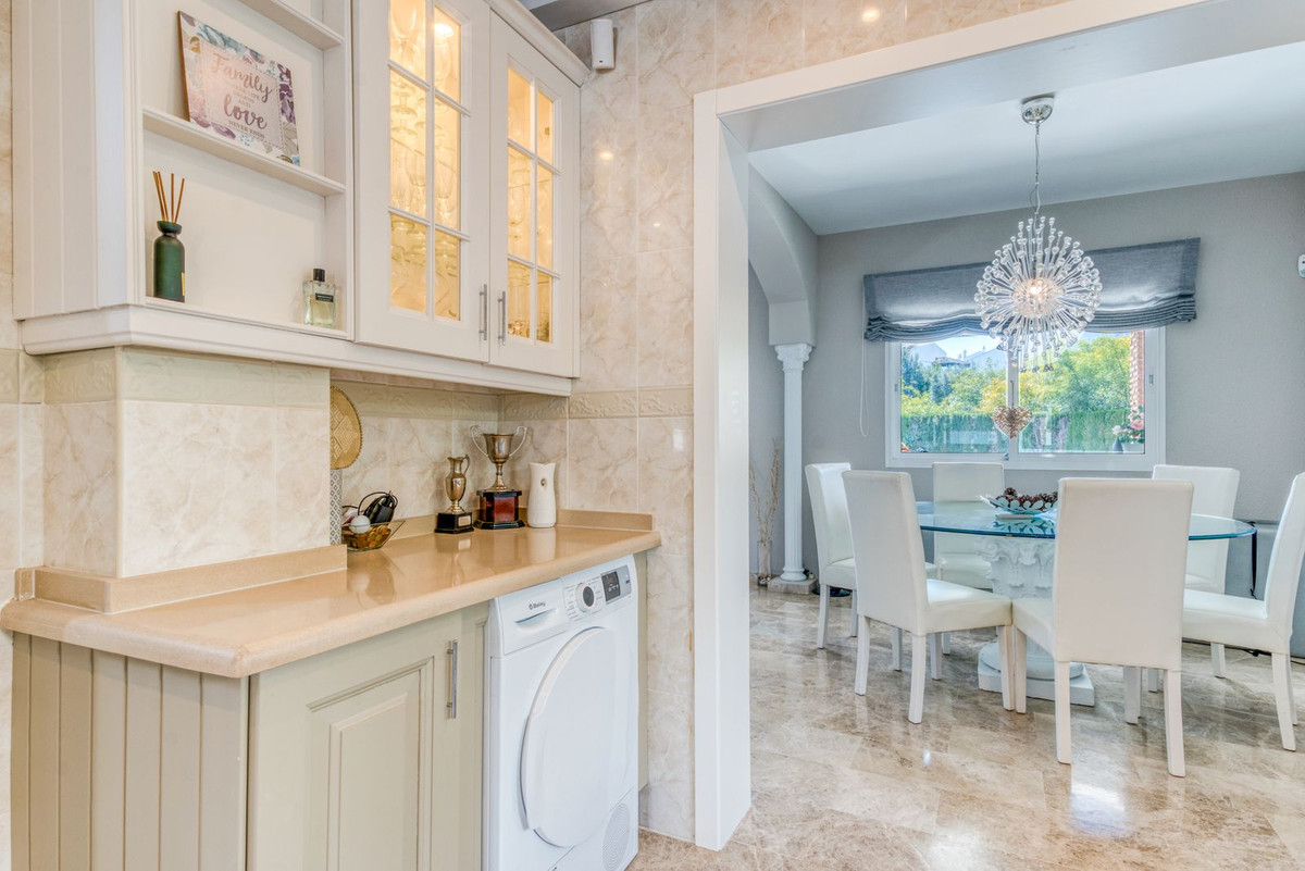 4 Bed Townhouse for sale in Calahonda Costa Del Sol, Málaga, Spain