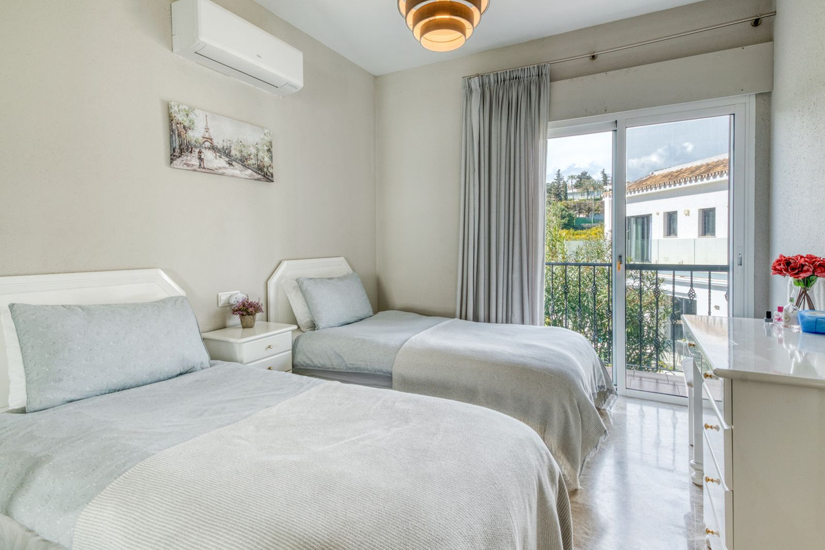 4 Bed Townhouse for sale in Calahonda Costa Del Sol, Málaga, Spain