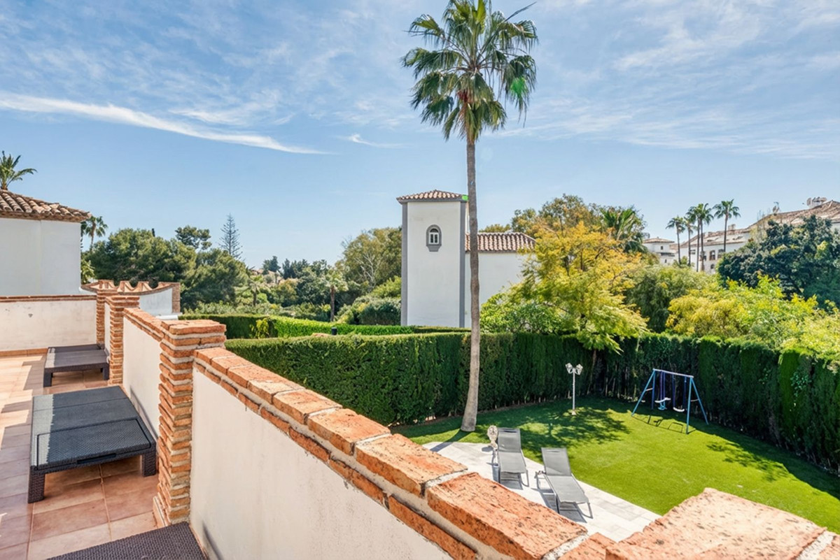 4 Bed Townhouse for sale in Calahonda Costa Del Sol, Málaga, Spain