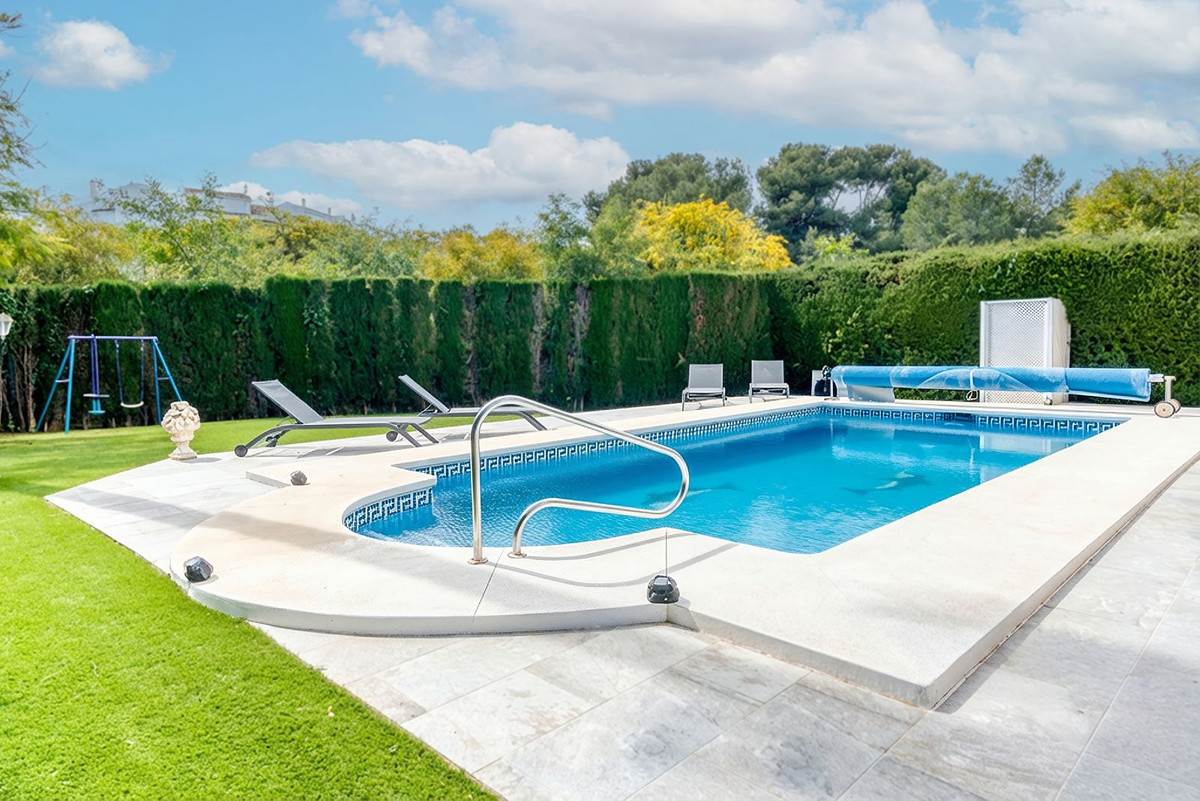 4 Bed Townhouse for sale in Calahonda Costa Del Sol, Málaga, Spain