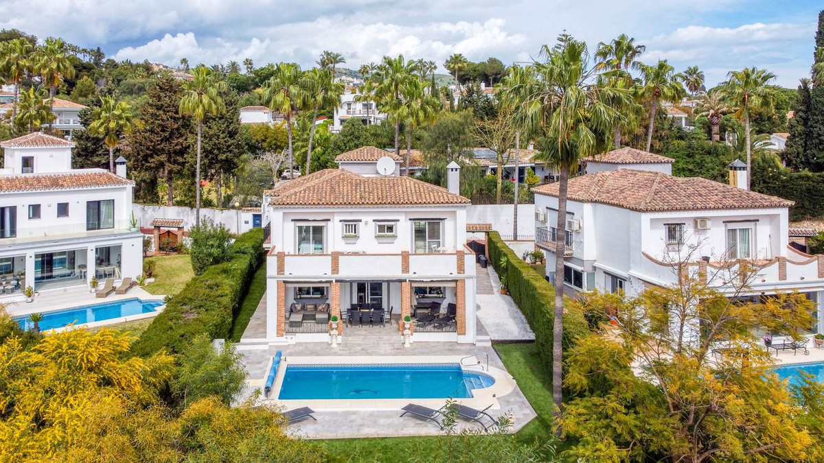 4 Bed Townhouse for sale in Calahonda Costa Del Sol, Málaga, Spain