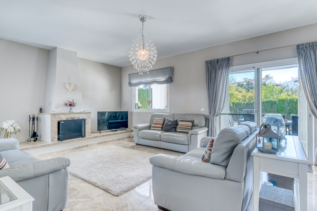 4 Bed Townhouse for sale in Calahonda Costa Del Sol, Málaga, Spain