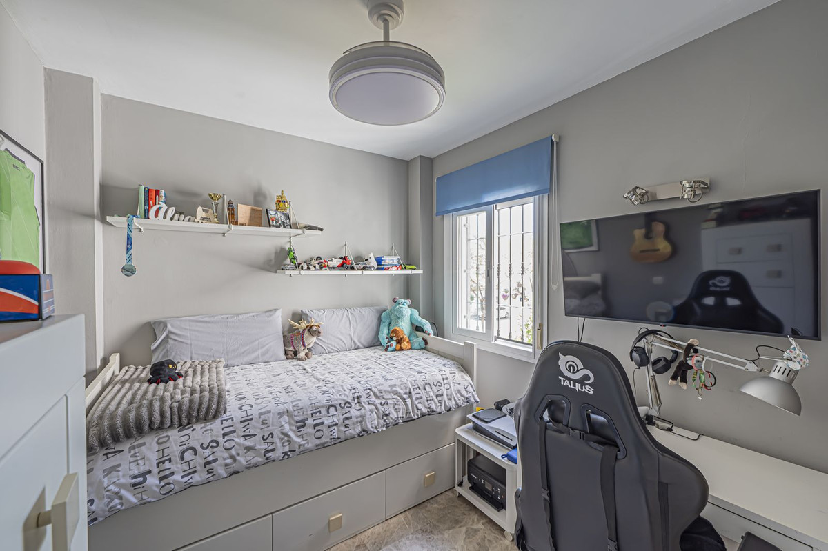 3 Bed Apartment for sale in Nueva Andalucía Costa Del Sol, Málaga, Spain