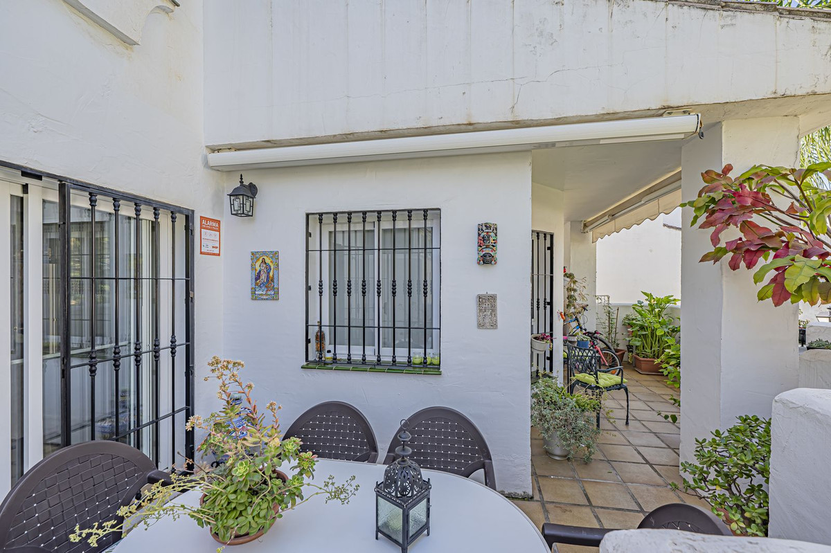 3 Bed Apartment for sale in Nueva Andalucía Costa Del Sol, Málaga, Spain