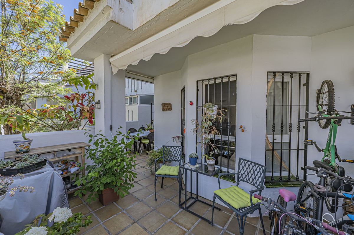 3 Bed Apartment for sale in Nueva Andalucía Costa Del Sol, Málaga, Spain