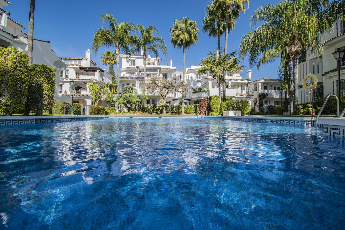 3 Bed Apartment for sale in Nueva Andalucía Costa Del Sol, Málaga, Spain