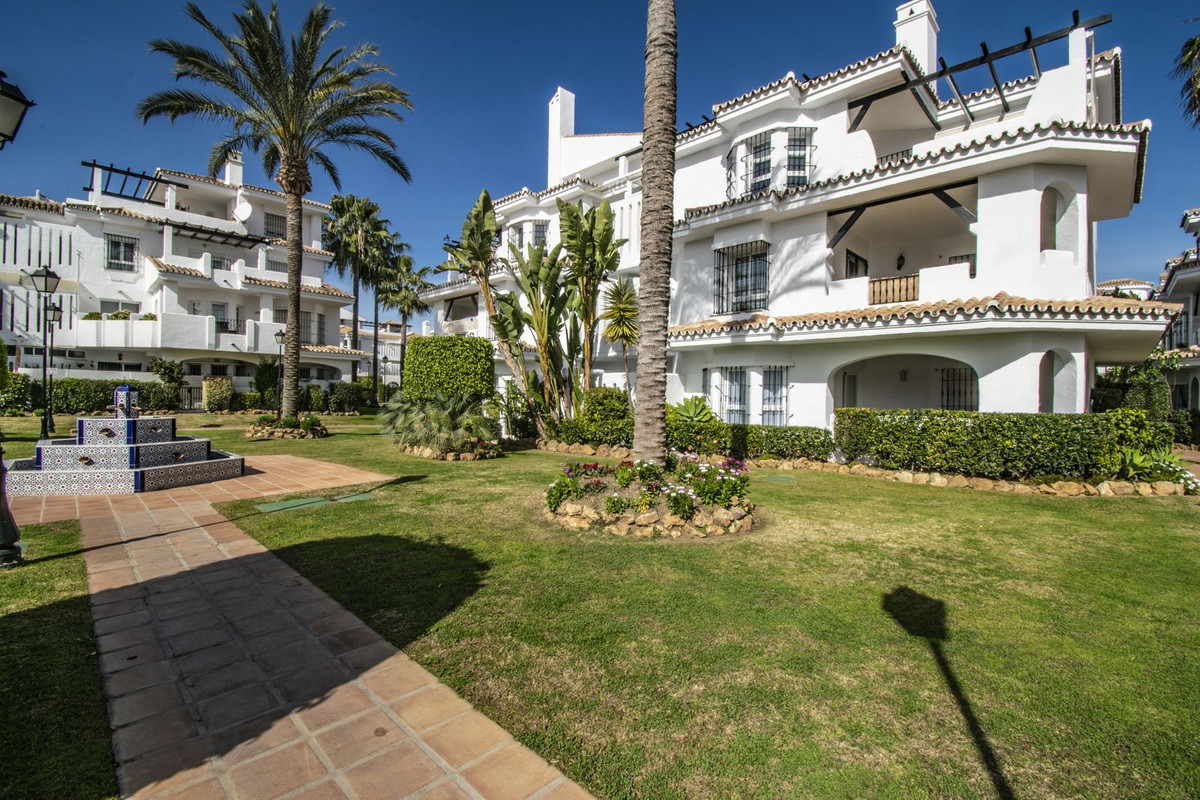 3 Bed Apartment for sale in Nueva Andalucía Costa Del Sol, Málaga, Spain