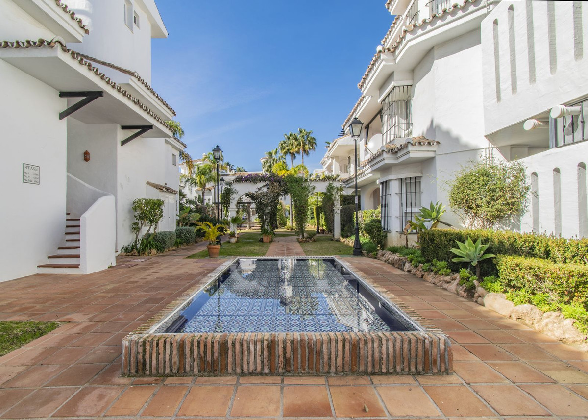 3 Bed Apartment for sale in Nueva Andalucía Costa Del Sol, Málaga, Spain