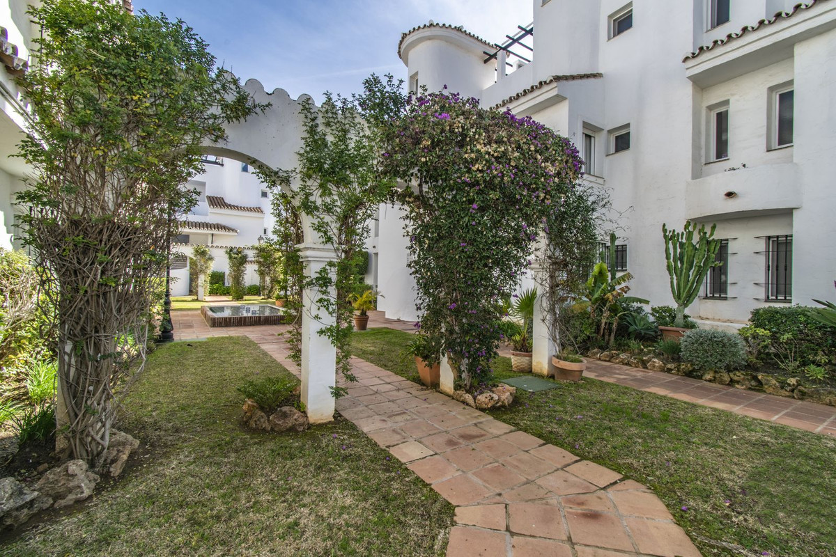 3 Bed Apartment for sale in Nueva Andalucía Costa Del Sol, Málaga, Spain