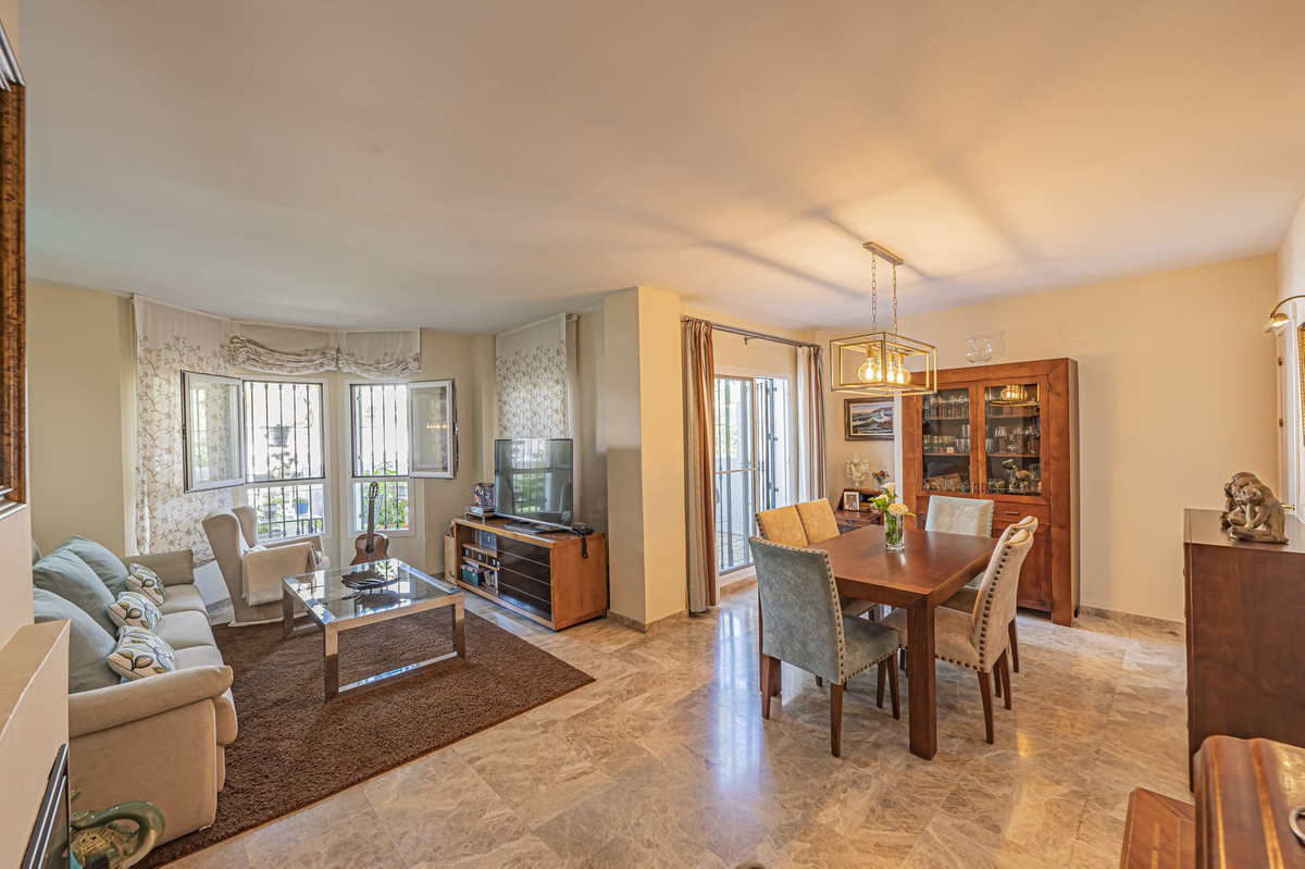 3 Bed Apartment for sale in Nueva Andalucía Costa Del Sol, Málaga, Spain