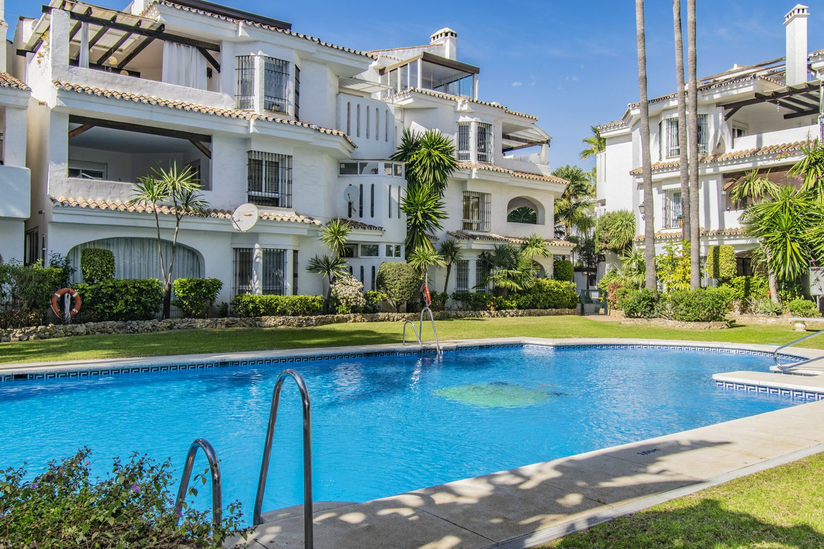 3 Bed Apartment for sale in Nueva Andalucía Costa Del Sol, Málaga, Spain