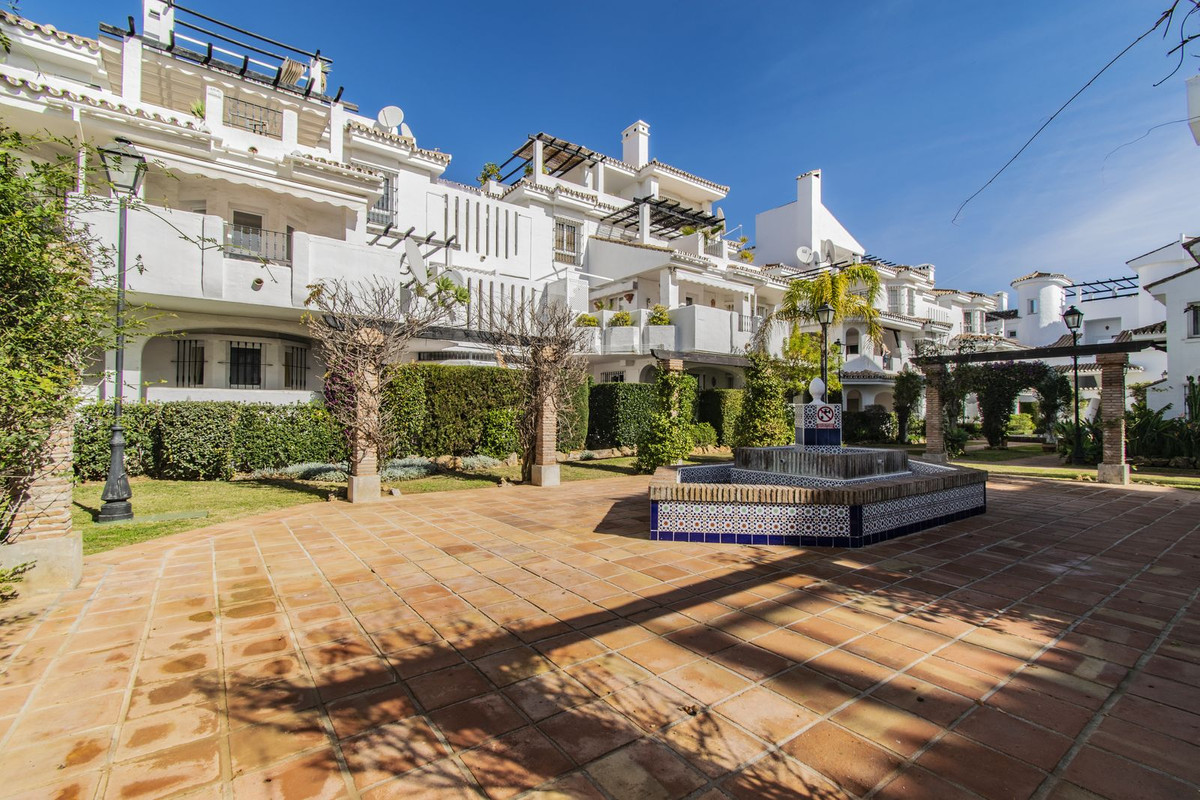 3 Bed Apartment for sale in Nueva Andalucía Costa Del Sol, Málaga, Spain