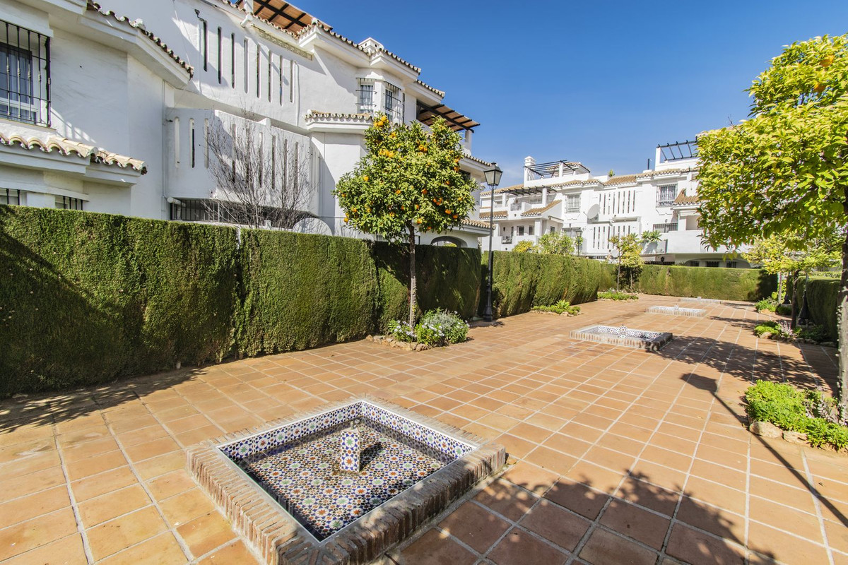 3 Bed Apartment for sale in Nueva Andalucía Costa Del Sol, Málaga, Spain