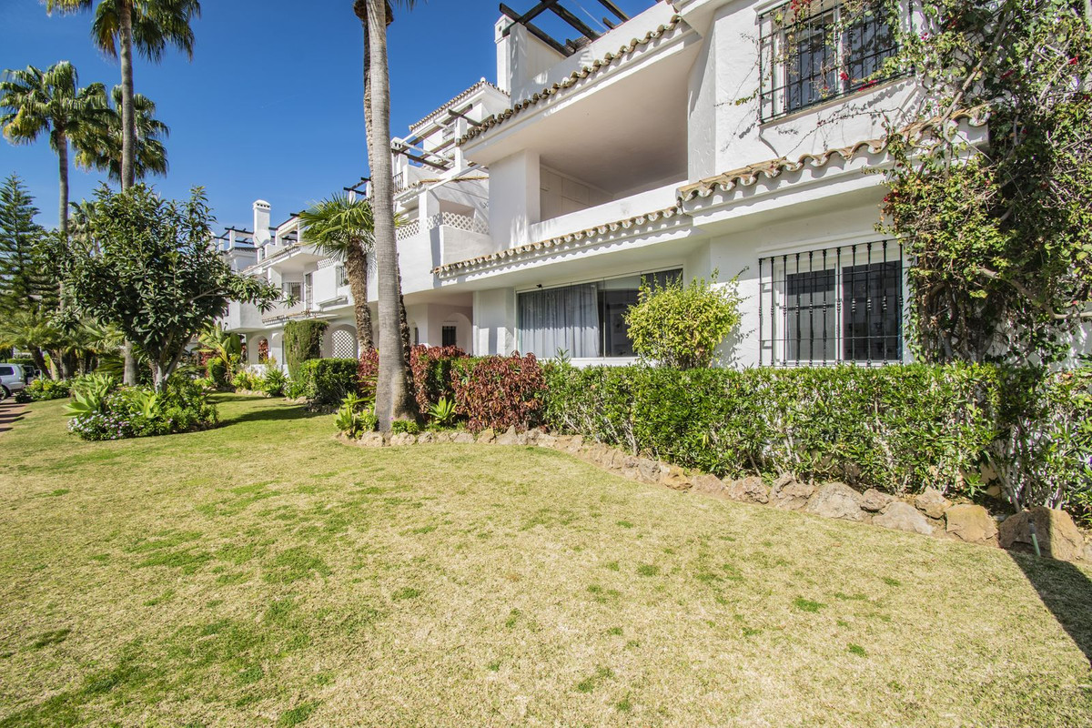 3 Bed Apartment for sale in Nueva Andalucía Costa Del Sol, Málaga, Spain