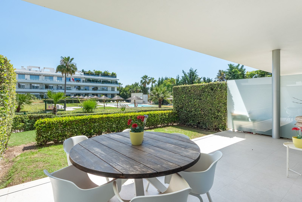 Se vende Apartamento Planta Baja de 3 dormitorios en Costa Del Sol, Málaga, España