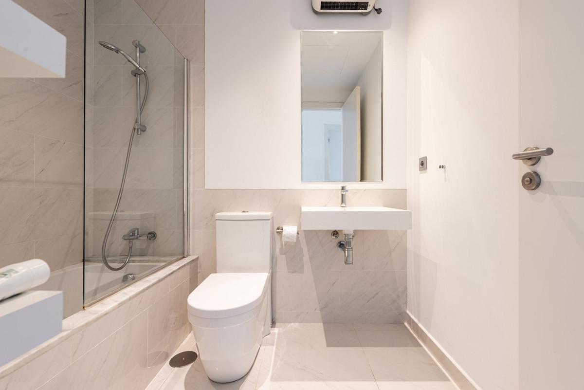 Se vende Apartamento Planta Baja de 3 dormitorios en Costa Del Sol, Málaga, España