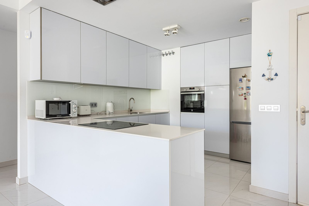 Se vende Apartamento Planta Baja de 3 dormitorios en Costa Del Sol, Málaga, España