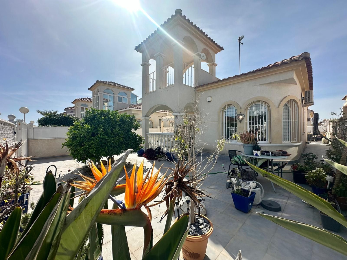 2 Bed Townhouse for sale in Algorfa Costa Blanca, Alicante, Spain