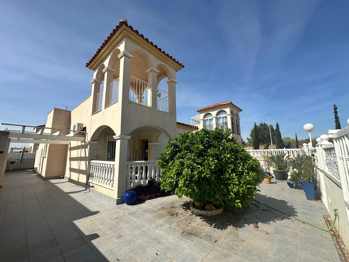 2 Bed Townhouse for sale in Algorfa Costa Blanca, Alicante, Spain