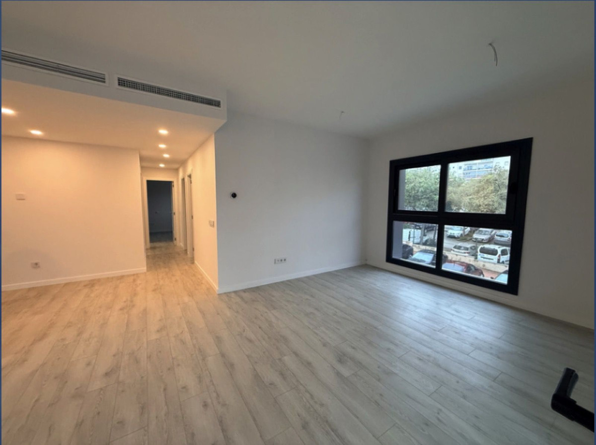 3 Bed Apartment for sale in Estepona Costa Del Sol, Málaga, Spain