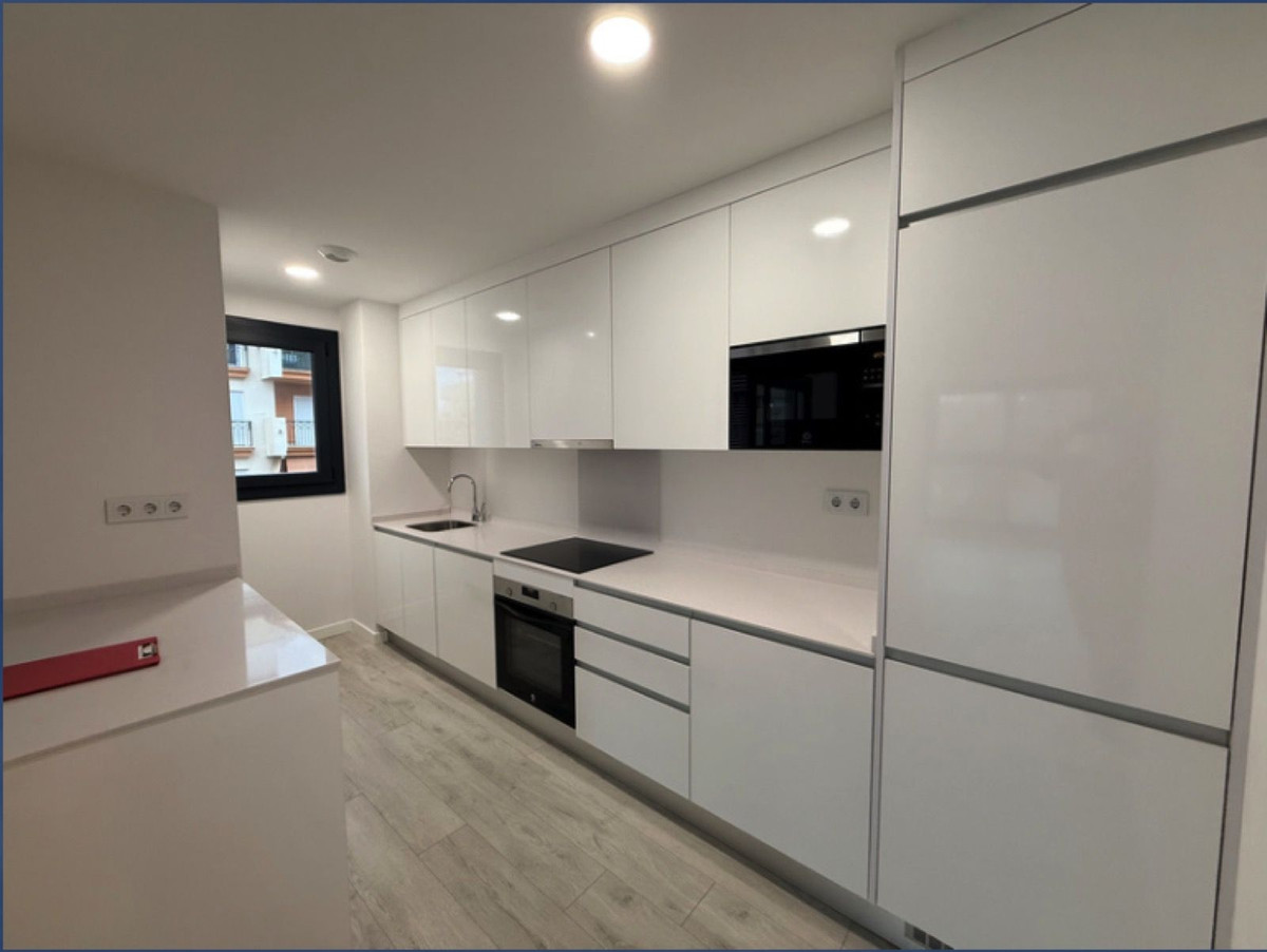 3 Bed Apartment for sale in Estepona Costa Del Sol, Málaga, Spain