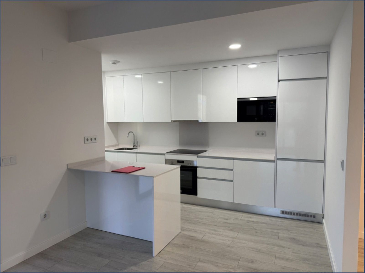 3 Bed Apartment for sale in Estepona Costa Del Sol, Málaga, Spain