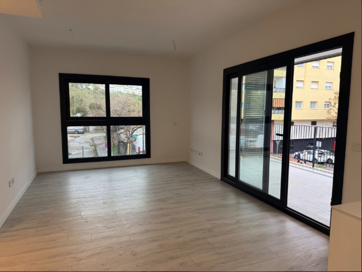 3 Bed Apartment for sale in Estepona Costa Del Sol, Málaga, Spain