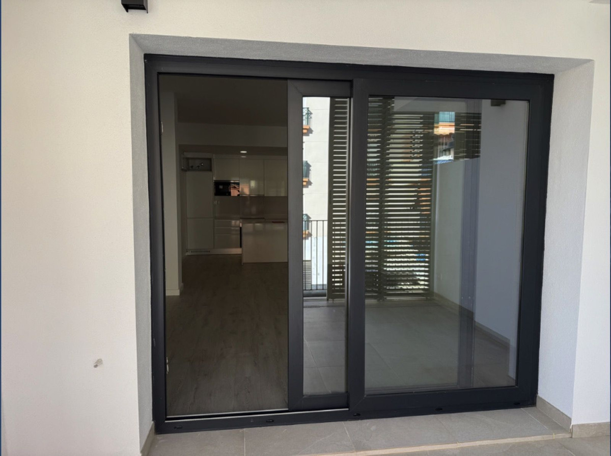 2 Bed Apartment for sale in Estepona Costa Del Sol, Málaga, Spain