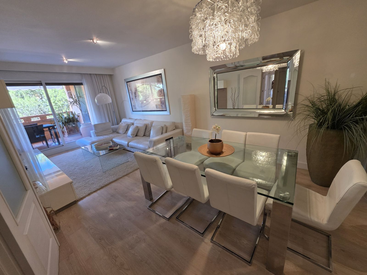 3 Bed Apartment for sale in The Golden Mile Costa Del Sol, Málaga, Spain