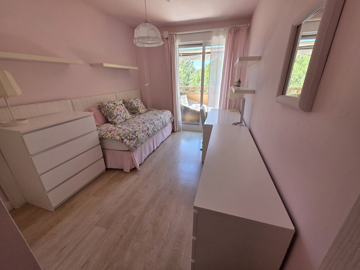 3 Bed Apartment for sale in The Golden Mile Costa Del Sol, Málaga, Spain