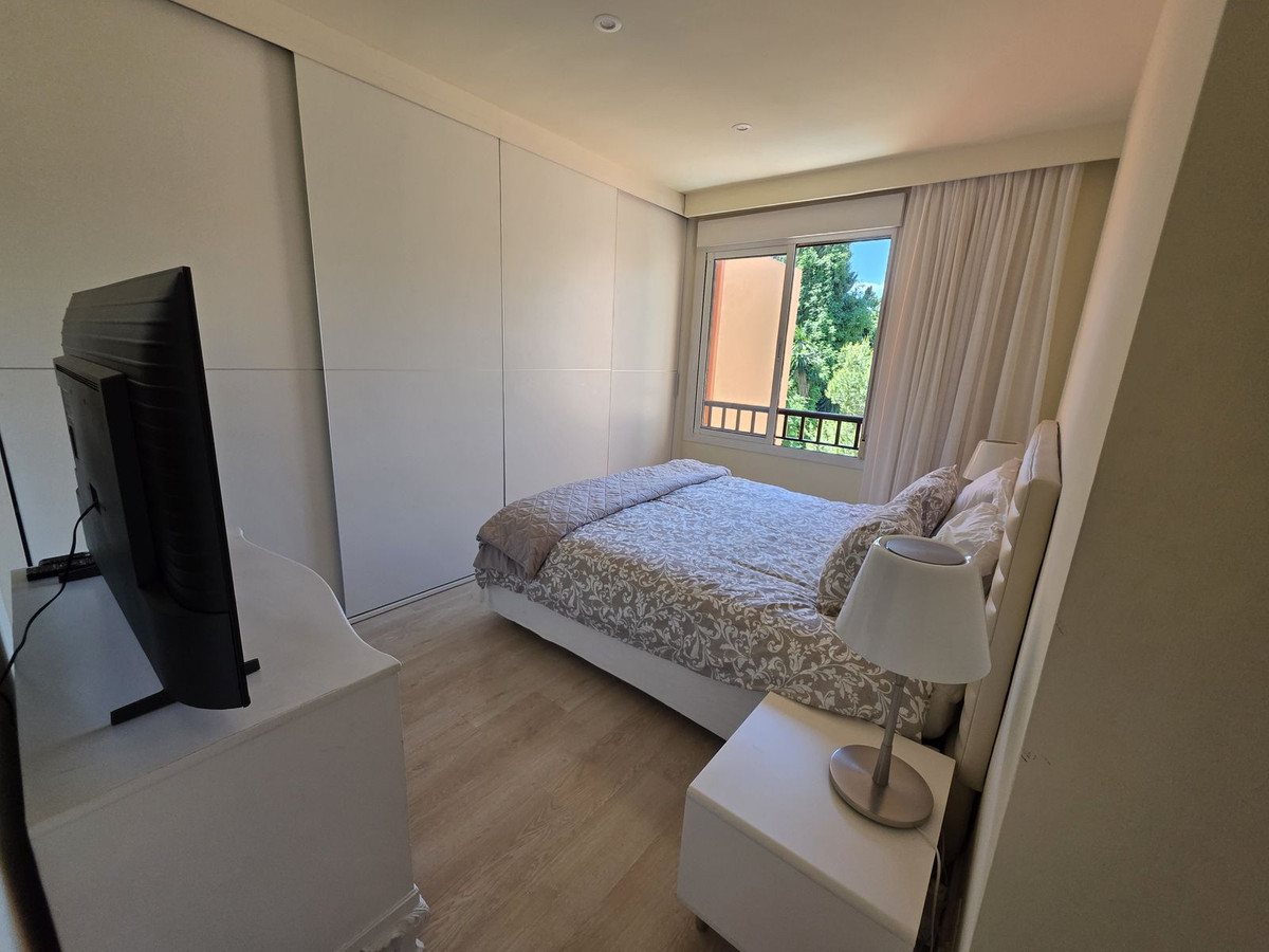 3 Bed Apartment for sale in The Golden Mile Costa Del Sol, Málaga, Spain