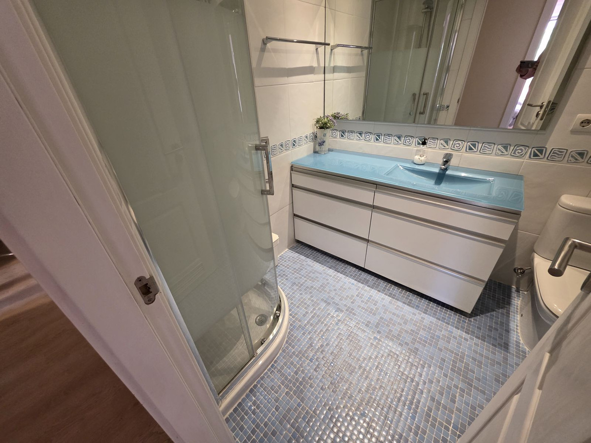 3 Bed Apartment for sale in The Golden Mile Costa Del Sol, Málaga, Spain