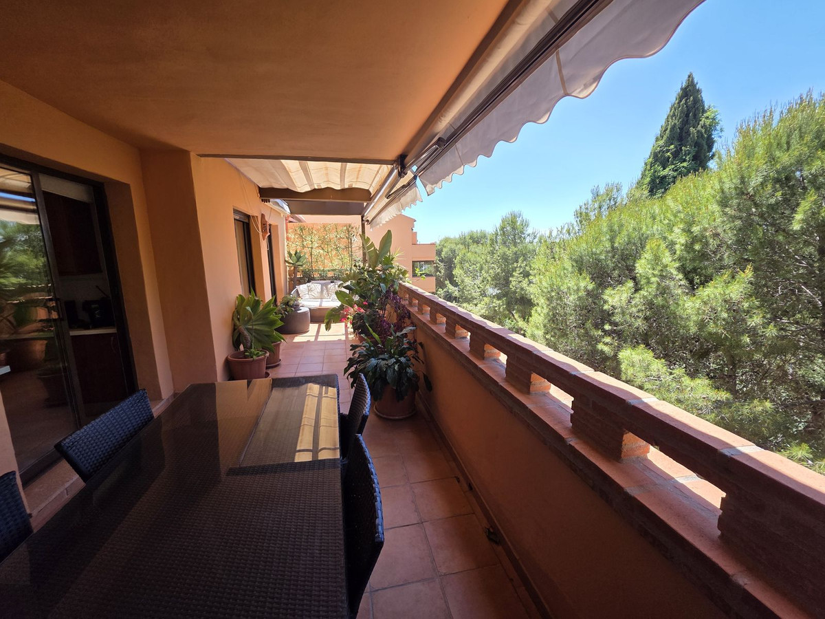 3 Bed Apartment for sale in The Golden Mile Costa Del Sol, Málaga, Spain