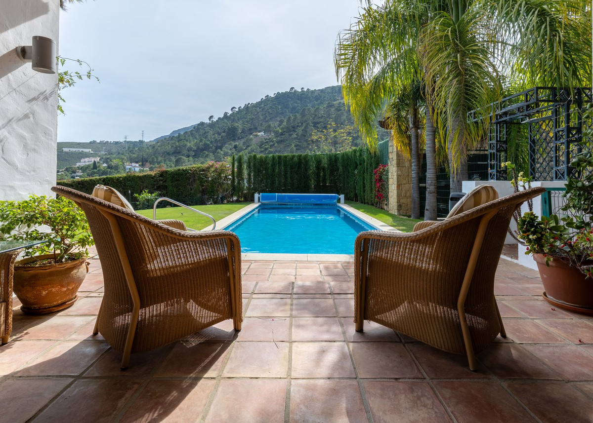 4 Bed Townhouse for sale in Benahavís Costa Del Sol, Málaga, Spain