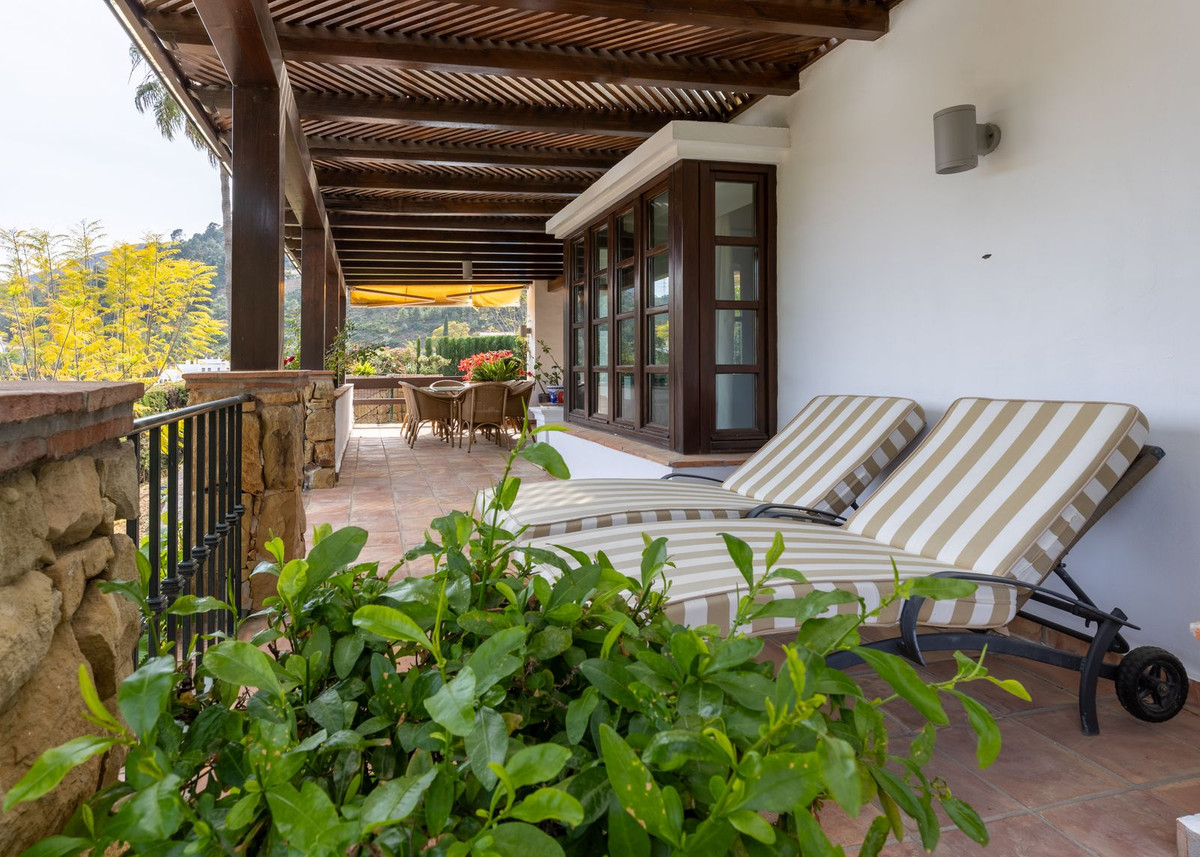 4 Bed Townhouse for sale in Benahavís Costa Del Sol, Málaga, Spain