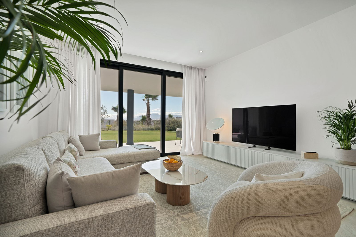 Se vende Apartamento Planta Baja de 2 dormitorios en Costa Del Sol, Málaga, España