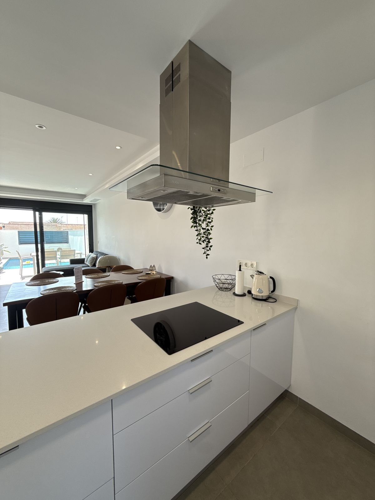 Se vende Villa - Chalet de 3 dormitorios en Costa Blanca, Alicante, España