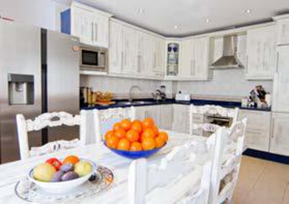 5 Bed Townhouse for sale in San Pedro De Alcántara Costa Del Sol, Málaga, Spain